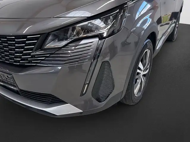 Peugeot 3008 view 11
