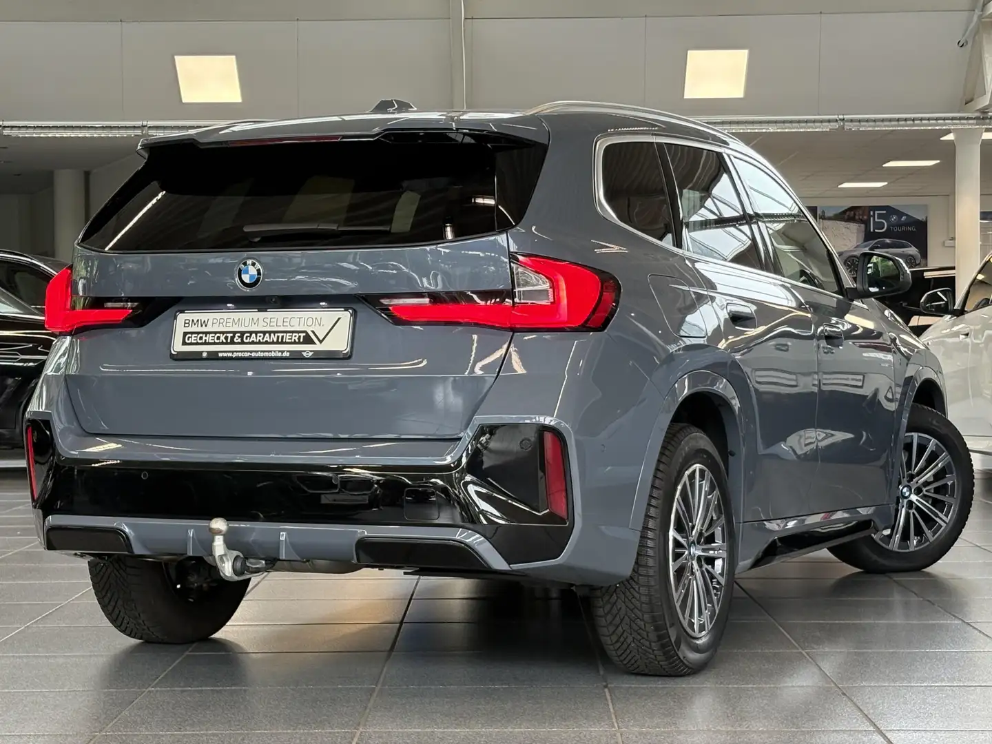 BMW X1 sDrive18d M Sport DA+ ACC PA RFK AdapLED AHK Grau - 2