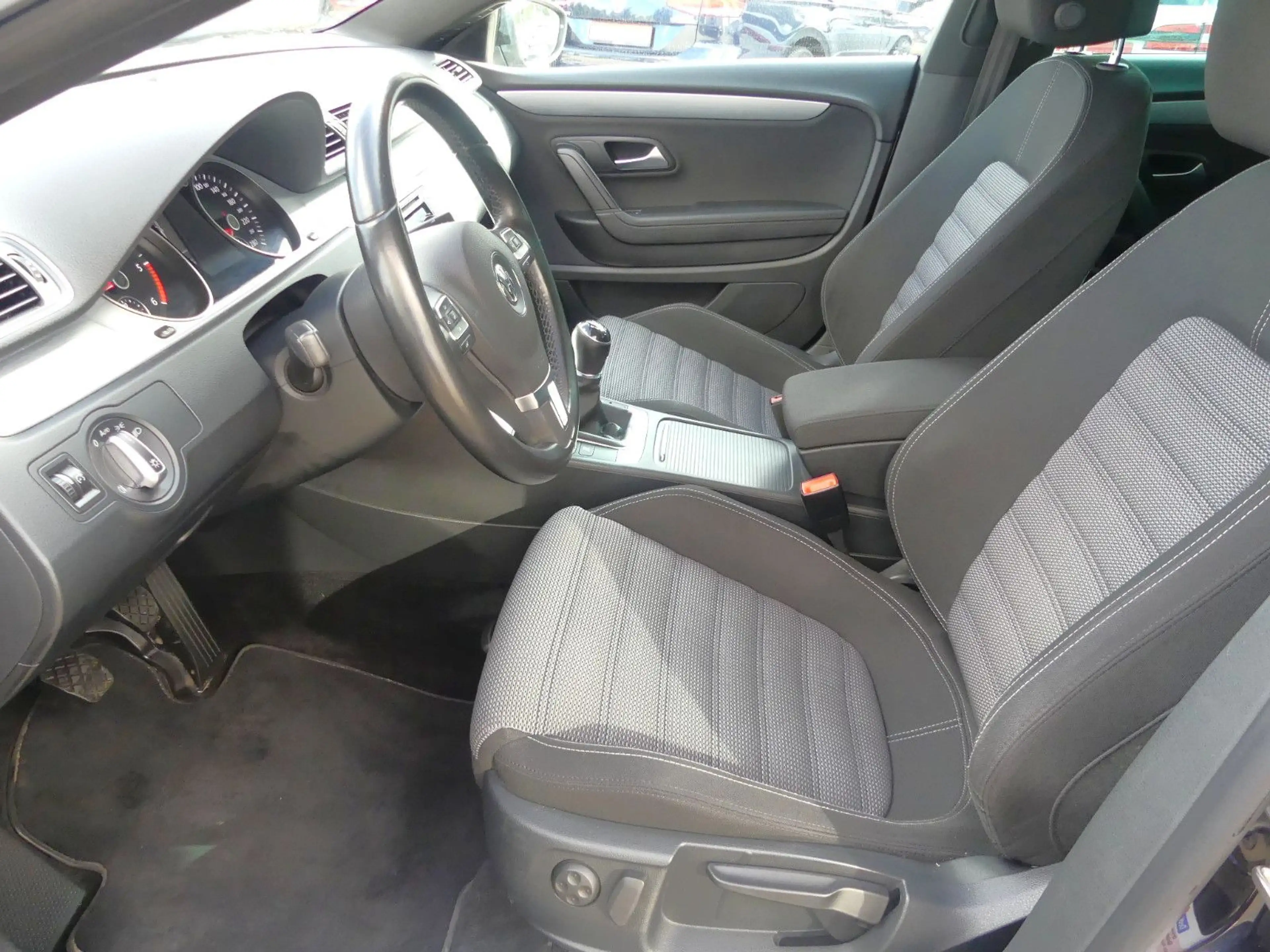 Volkswagen CC Passat CC/Bi-Xenon/Kamera/Navi/USB/8xBereift — photo 13