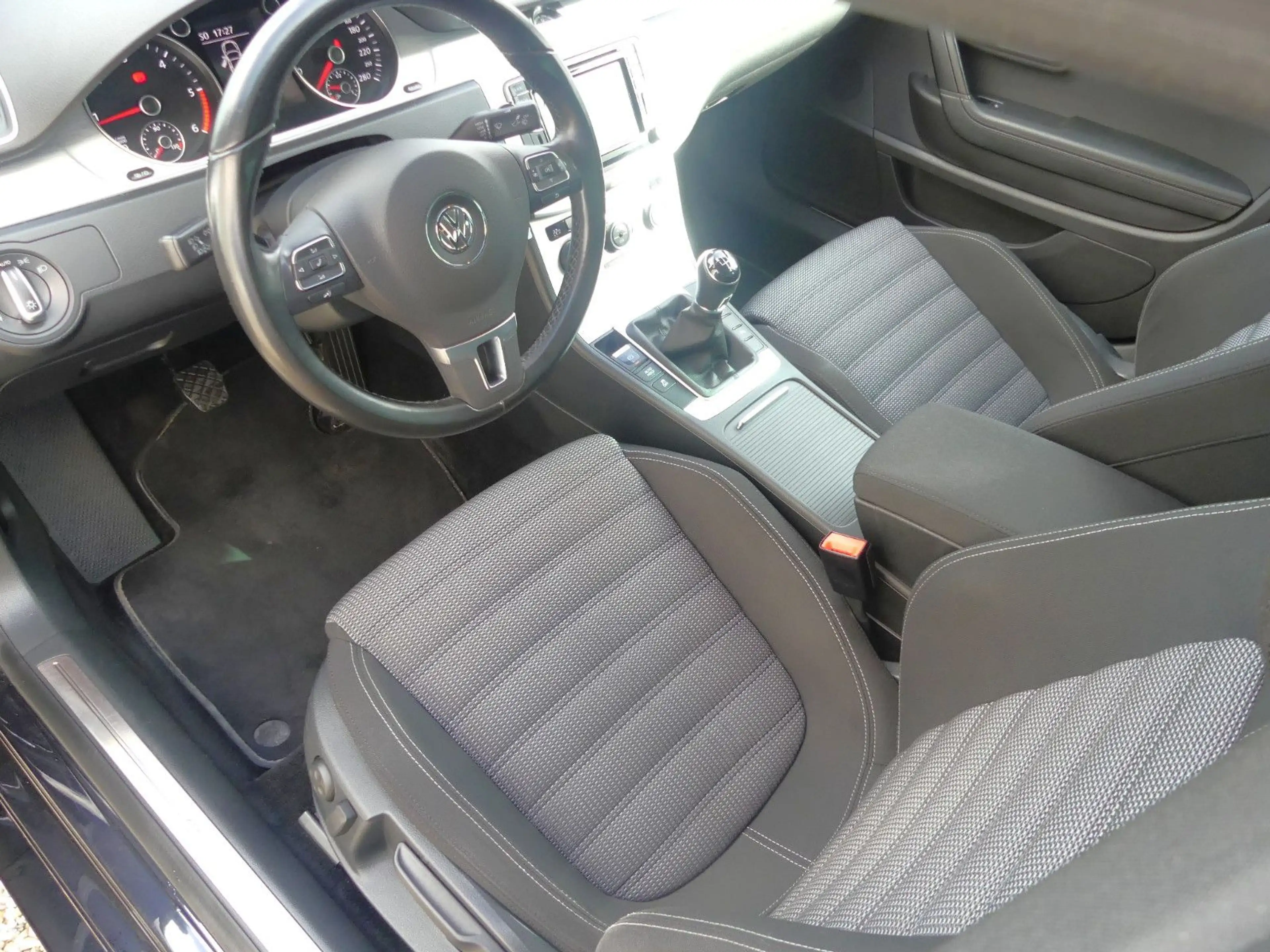 Volkswagen CC Passat CC/Bi-Xenon/Kamera/Navi/USB/8xBereift — photo 12