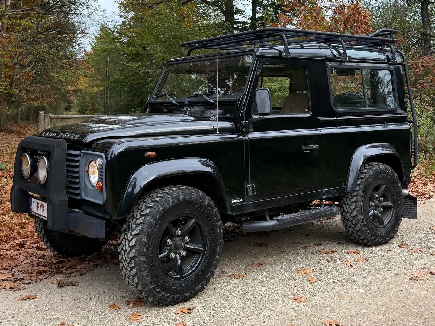 Land Rover Defender Defender 90 2.4 Чёрный - 1