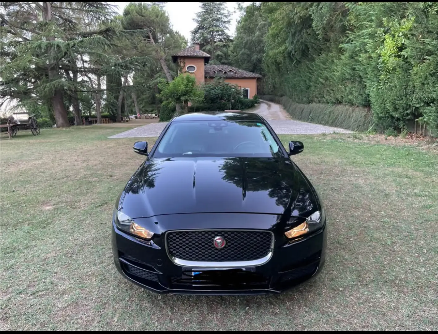 Jaguar XE 2.0d Prestige Business edition 180cv auto - 1