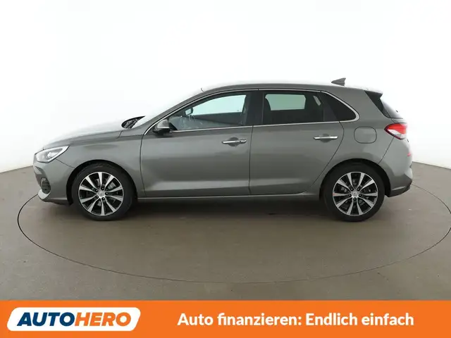 Hyundai i30 view 3