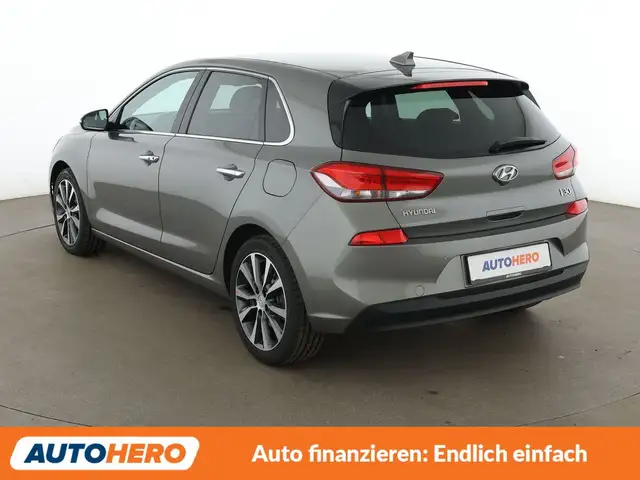 Hyundai i30 view 4