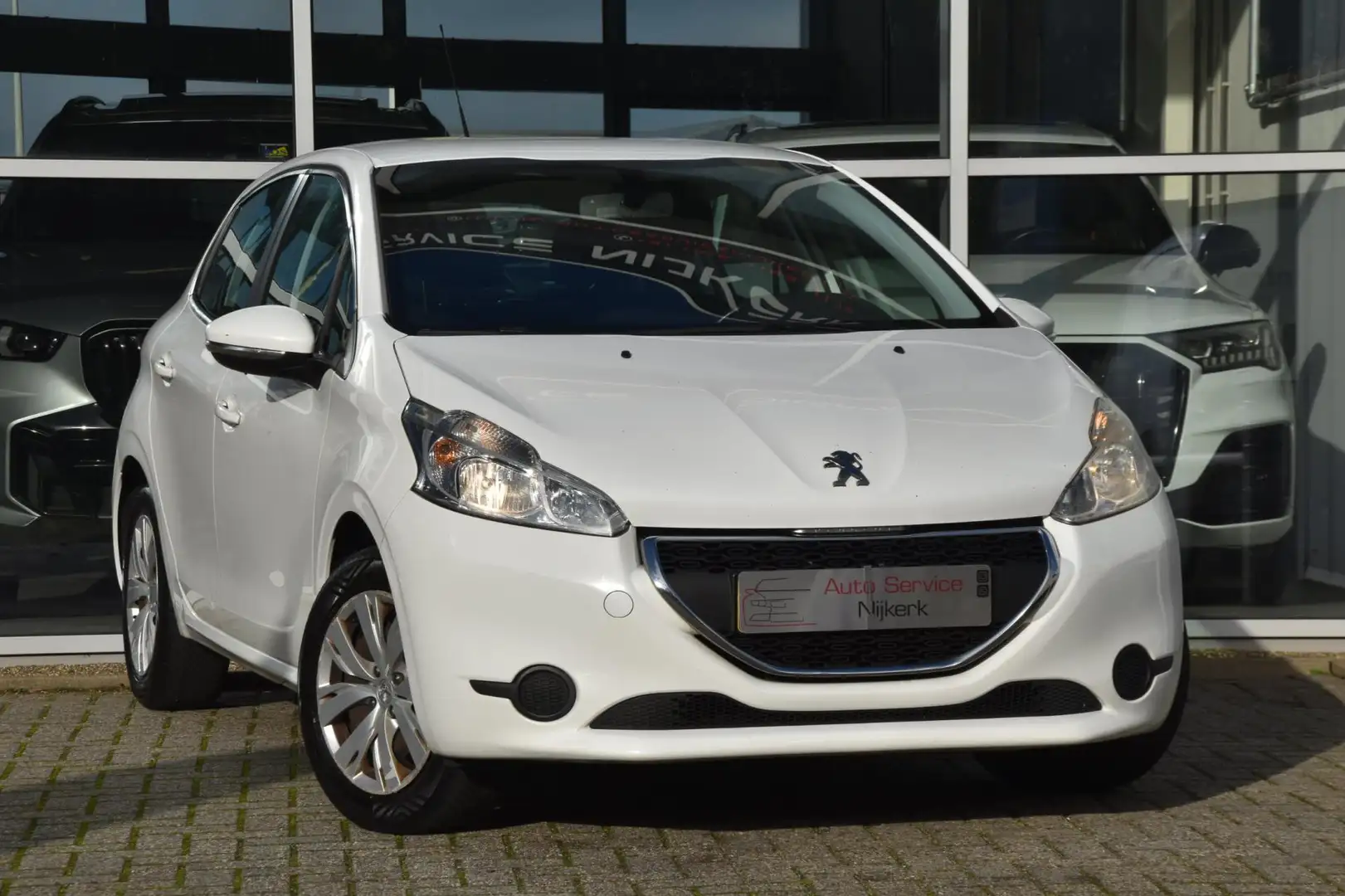 Peugeot 208 1.2 VTi Active Airco Elek. Ramen Apk 1ste Eigenaar Wit - 1