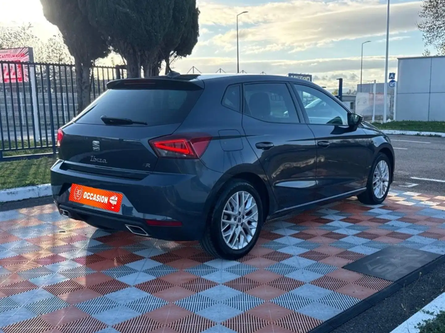 SEAT Ibiza 1.0 TSI 110 BV6 FR GPS Caméra Cockpit Gris - 1