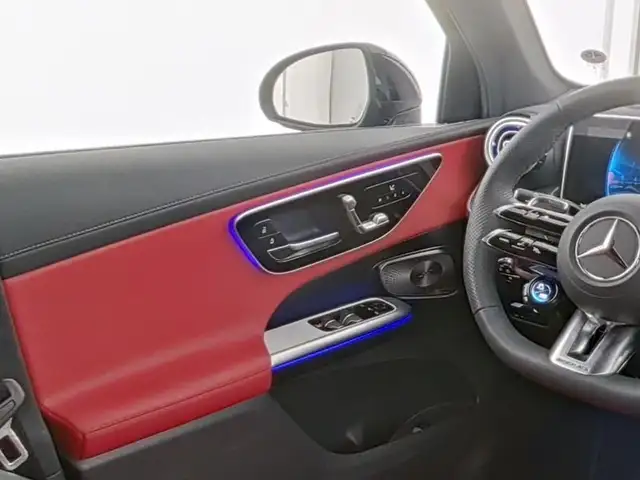 Mercedes-Benz GLC view 9
