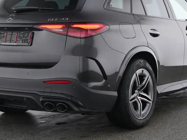 Mercedes-Benz GLC view 5