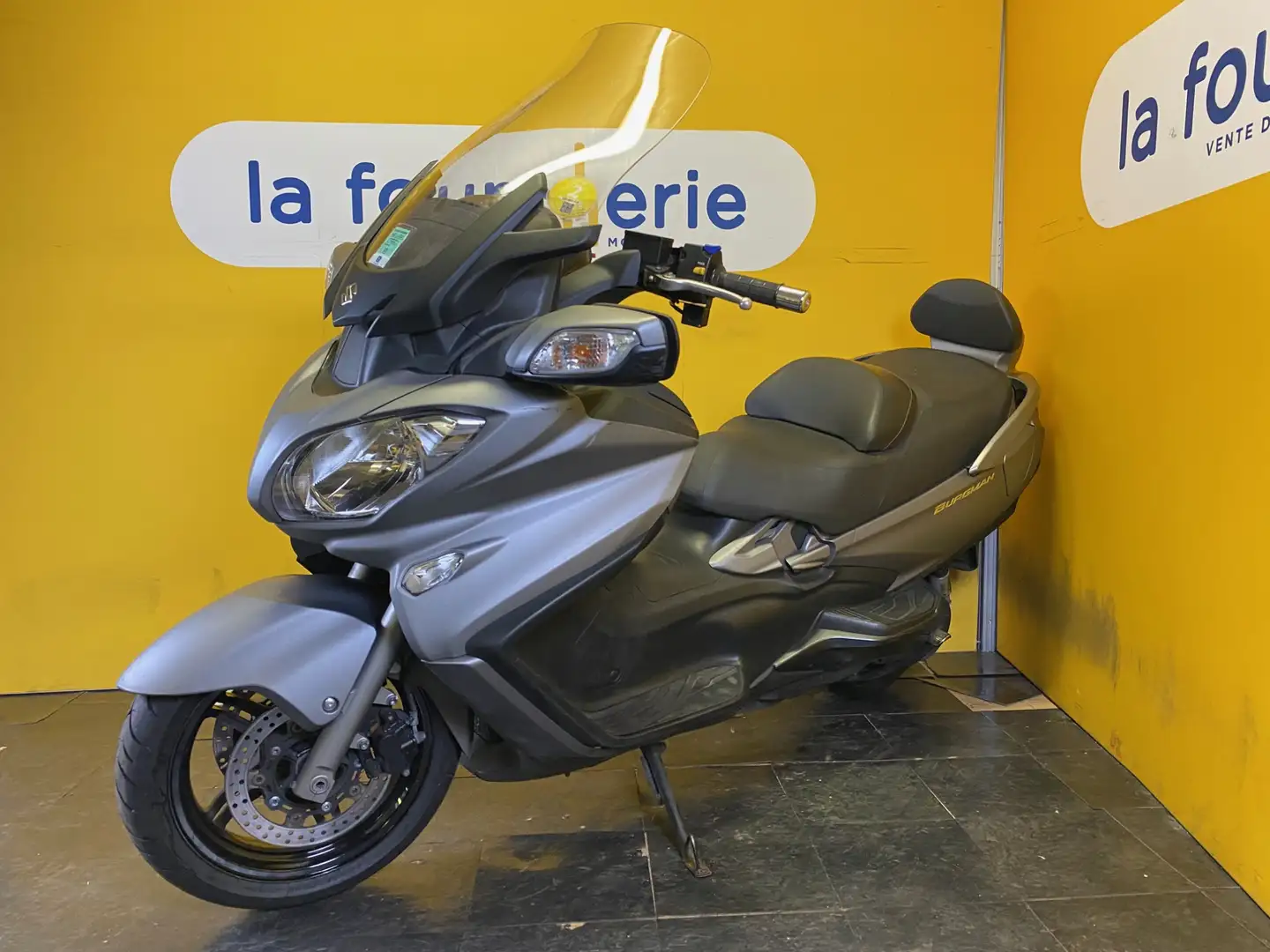 Suzuki Burgman 650 Grijs - 1