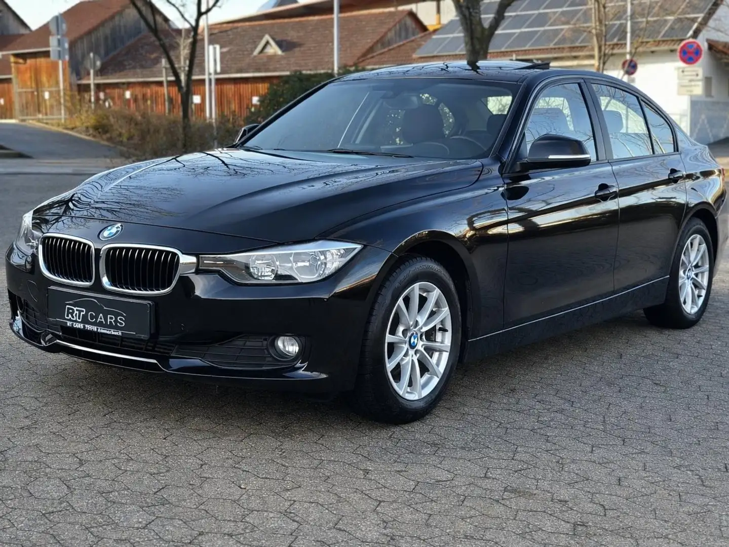 BMW 318 318d 2.0 Automatik|Navi|Schiebedach|Sitzheizung Noir - 1