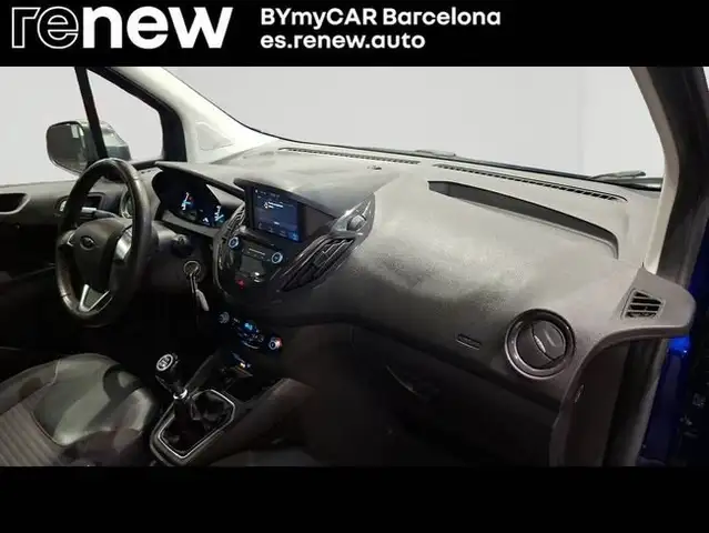 Ford Tourneo Courier view 21