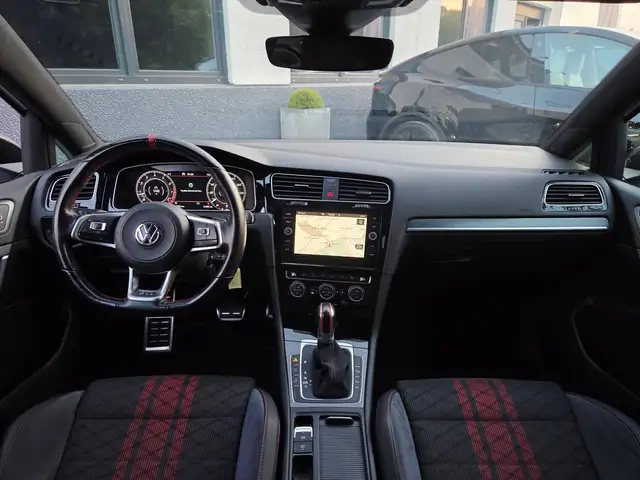 Volkswagen Golf view 14