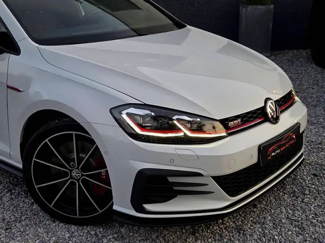 Volkswagen Golf view 6