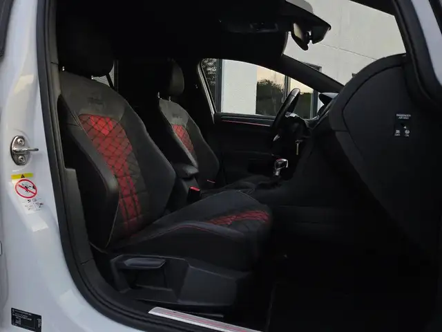 Volkswagen Golf view 10
