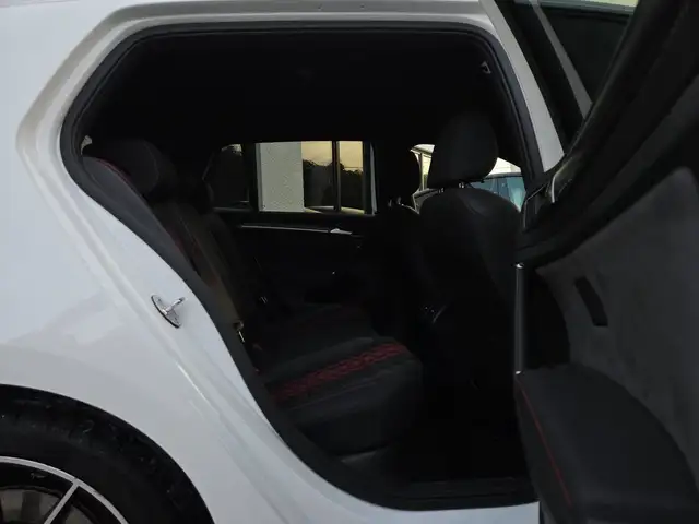 Volkswagen Golf view 13