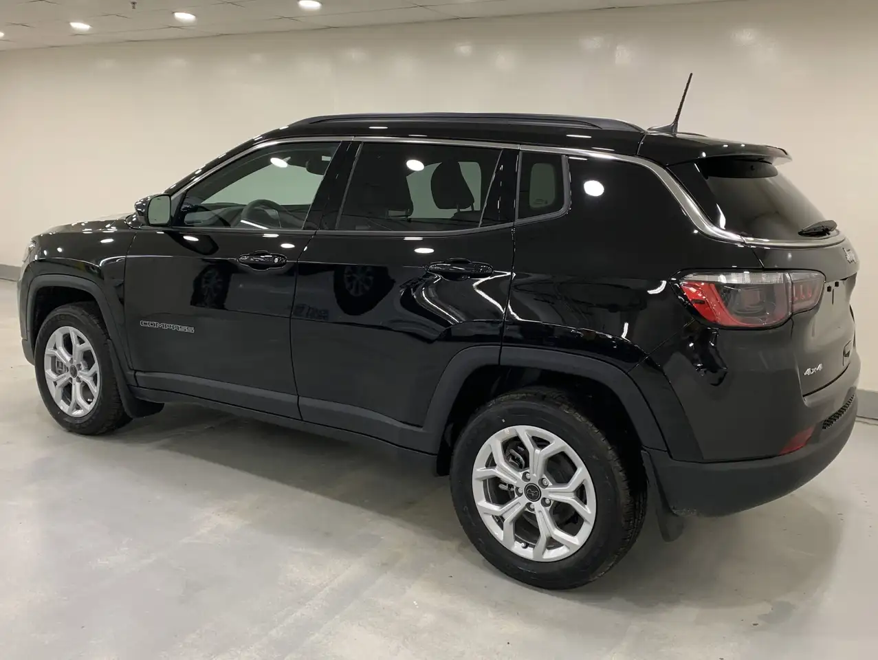 Jeep Compass снимка Jeep Compass