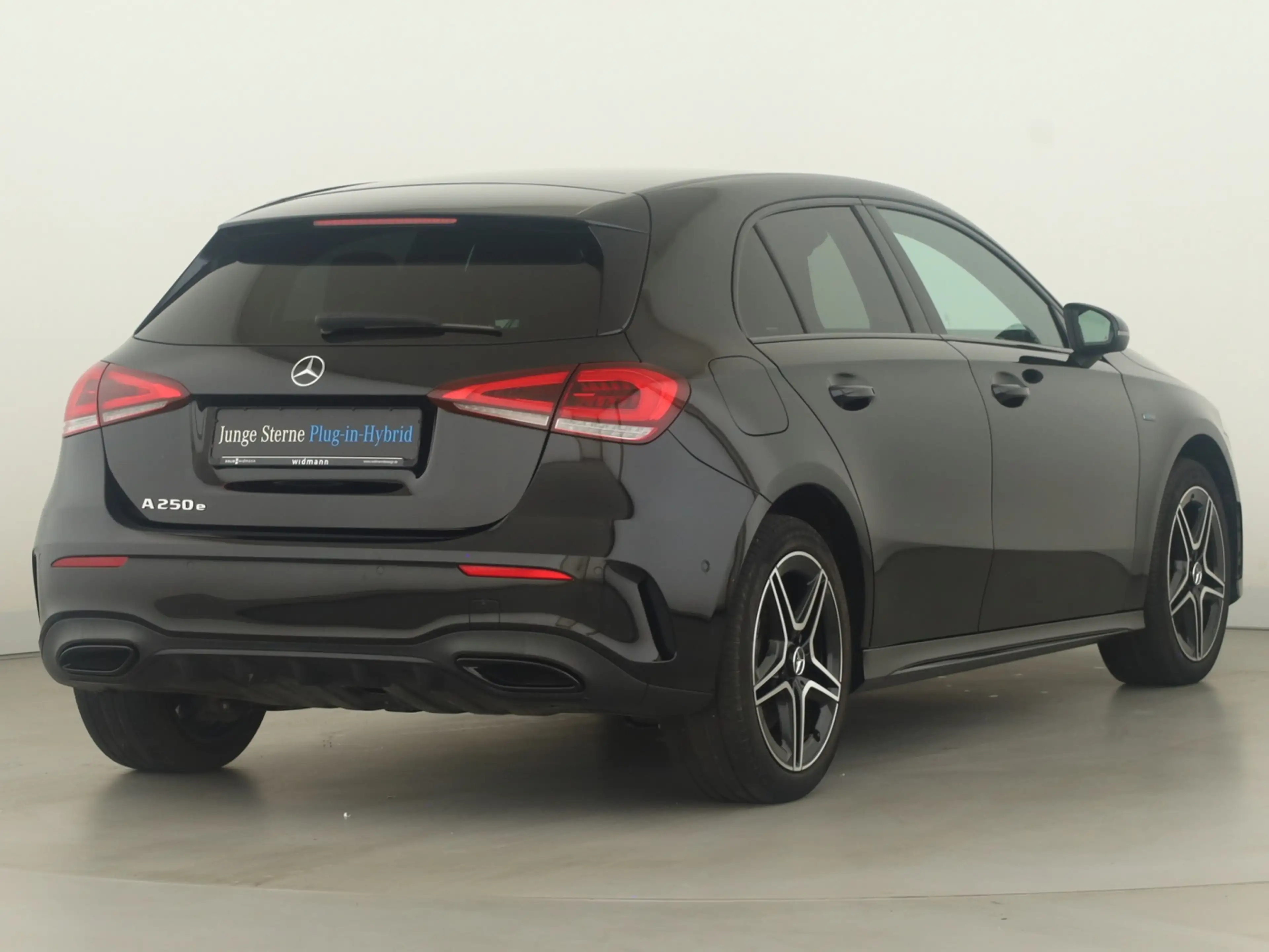 Mercedes-Benz A 250 e *AMG*Multibeam*Night*Burmester*Distronic — photo 2