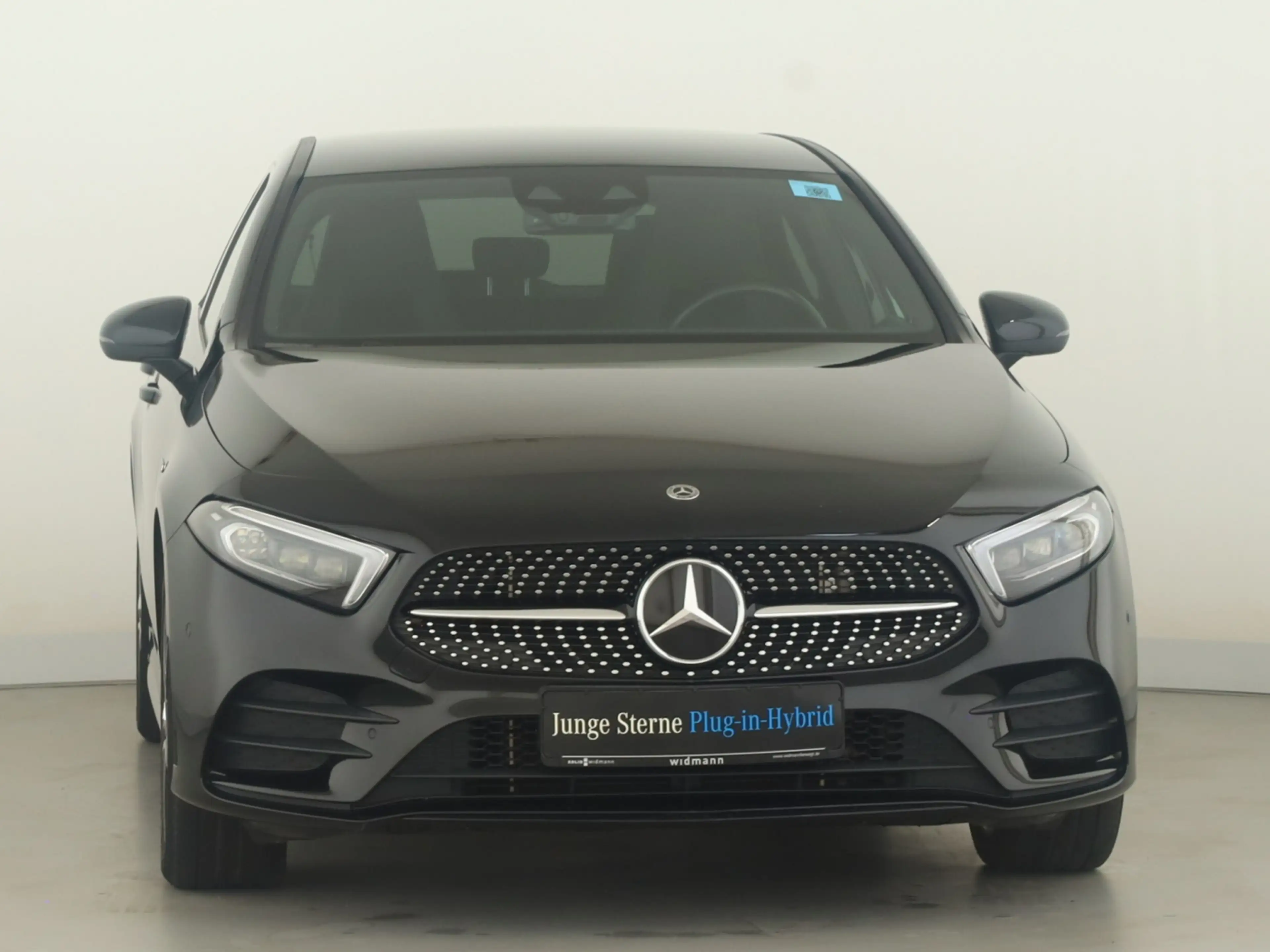 Mercedes-Benz A 250 e *AMG*Multibeam*Night*Burmester*Distronic — photo 3