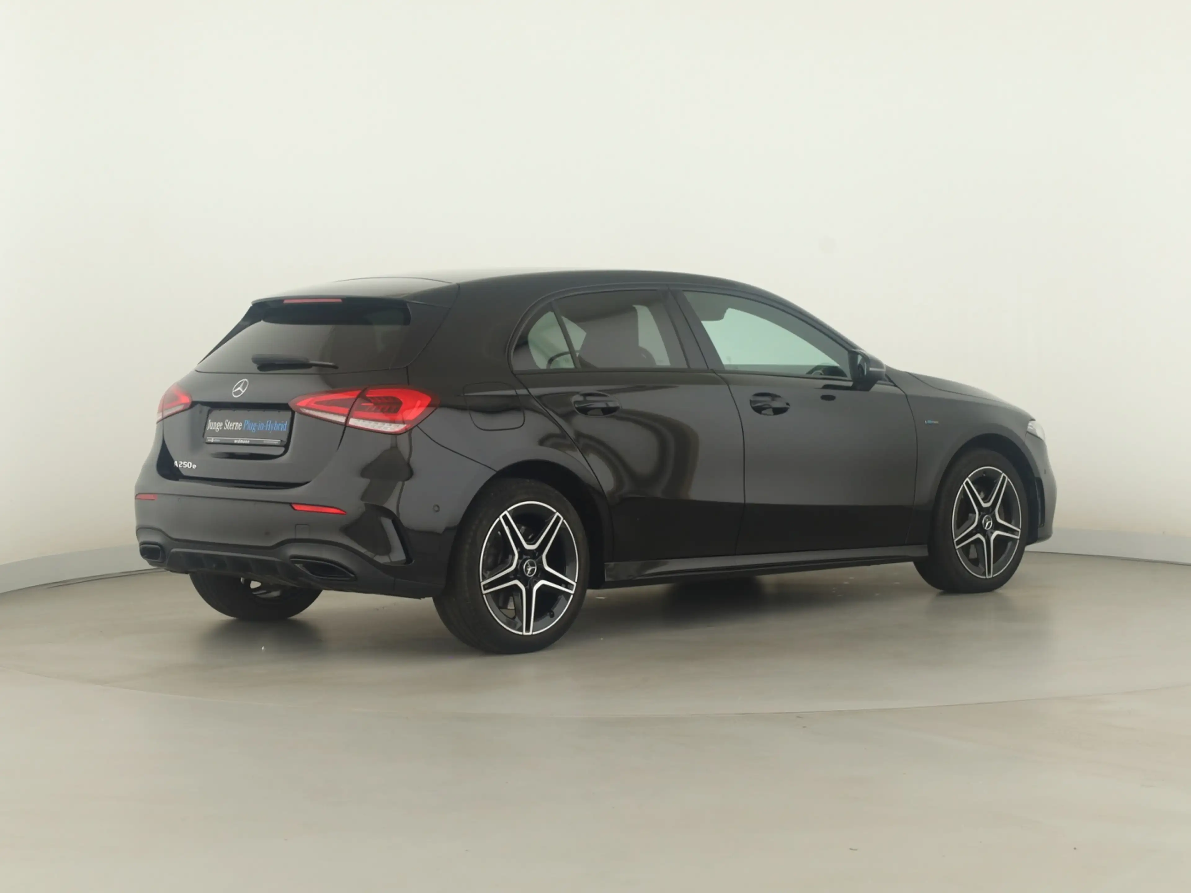 Mercedes-Benz A 250 e *AMG*Multibeam*Night*Burmester*Distronic — photo 6
