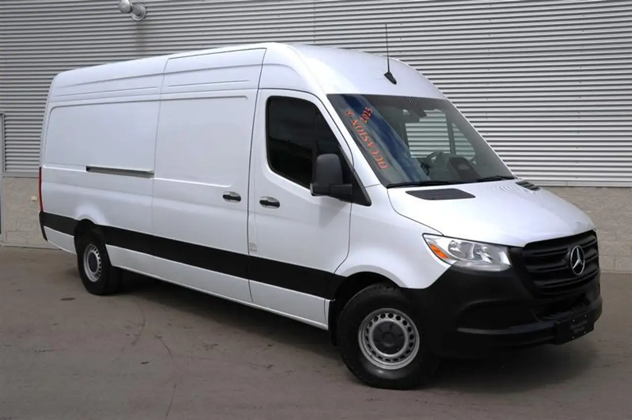 2025 Mercedes-Benz Sprinter