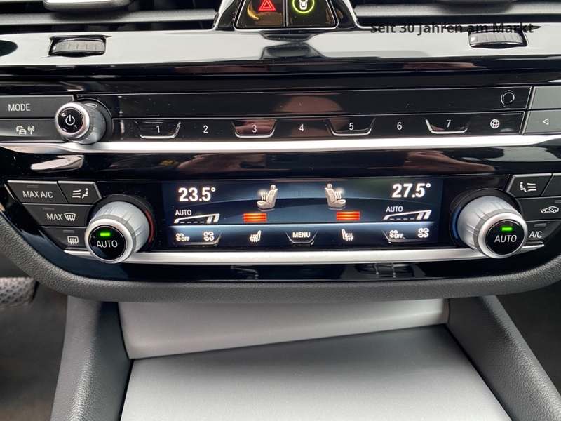 BMW 520 d Touring Park-Assistent, LED, Kamera,1.Hand, SH, — photo 12
