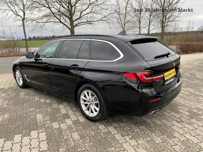 BMW 520 d Touring Park-Assistent, LED, Kamera,1.Hand, SH, — photo 2