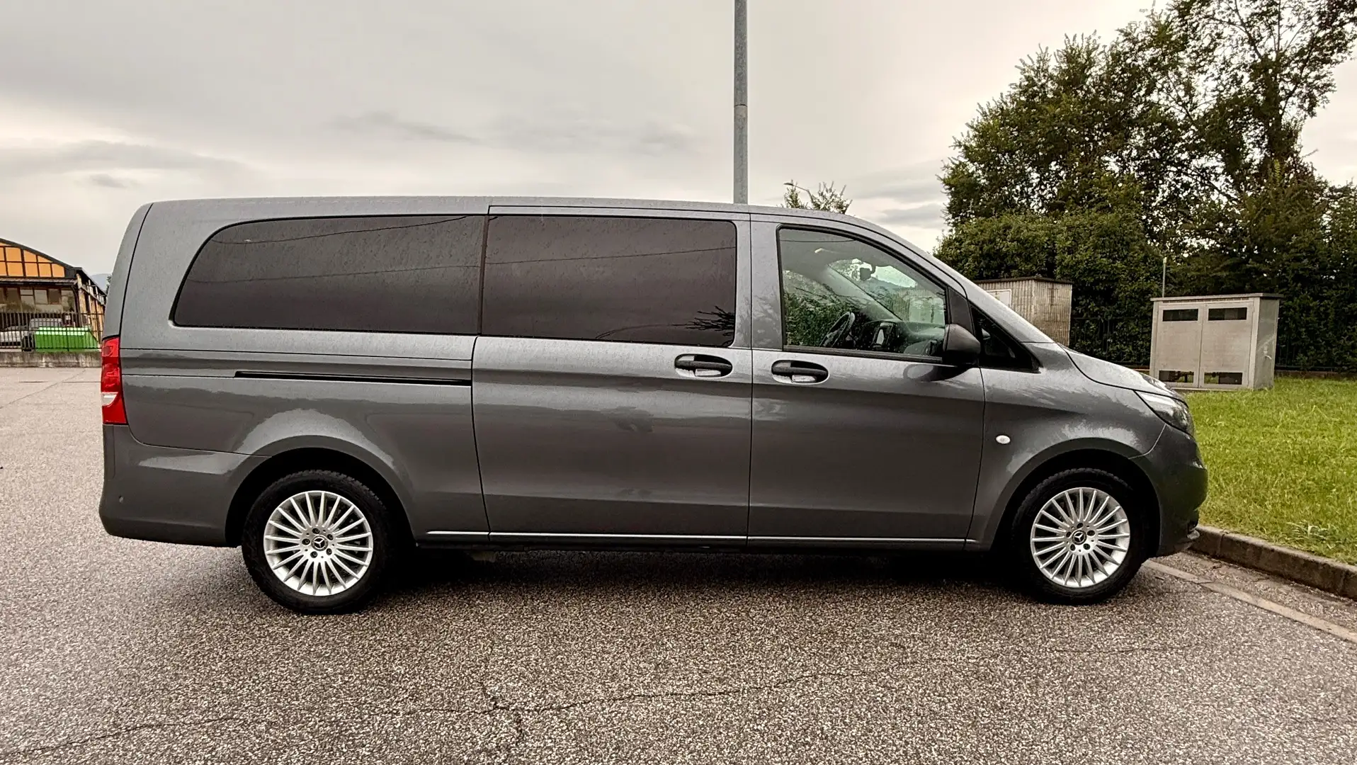 Mercedes-Benz Vito TOURER EXTRALONG Grigio - 2