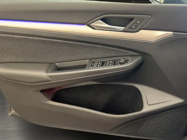 Volkswagen Golf view 10