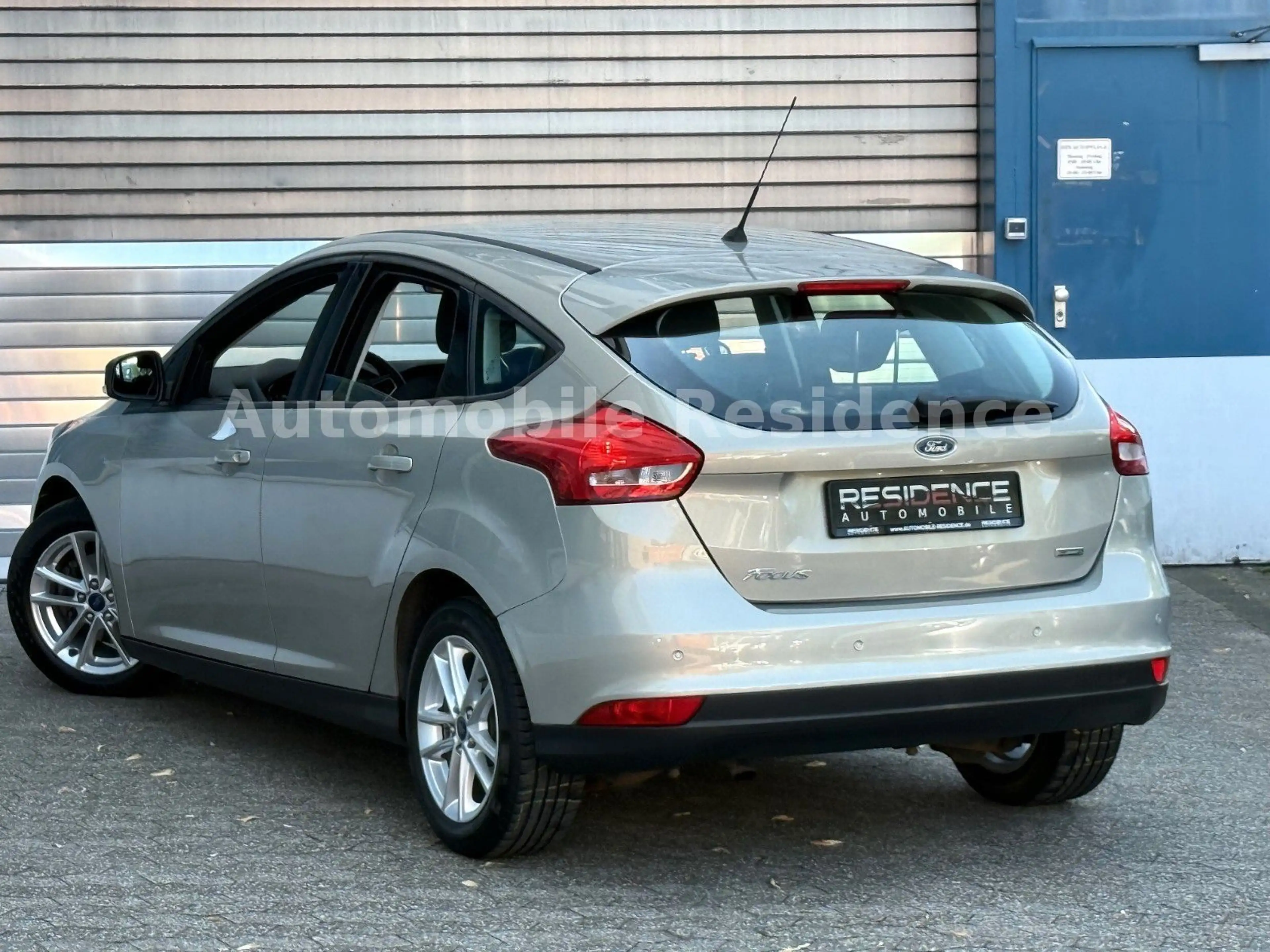 Ford Focus Lim.Business 1.0*NAVI*MFL*SHZ*TEMP*ALU*TOP — photo 4