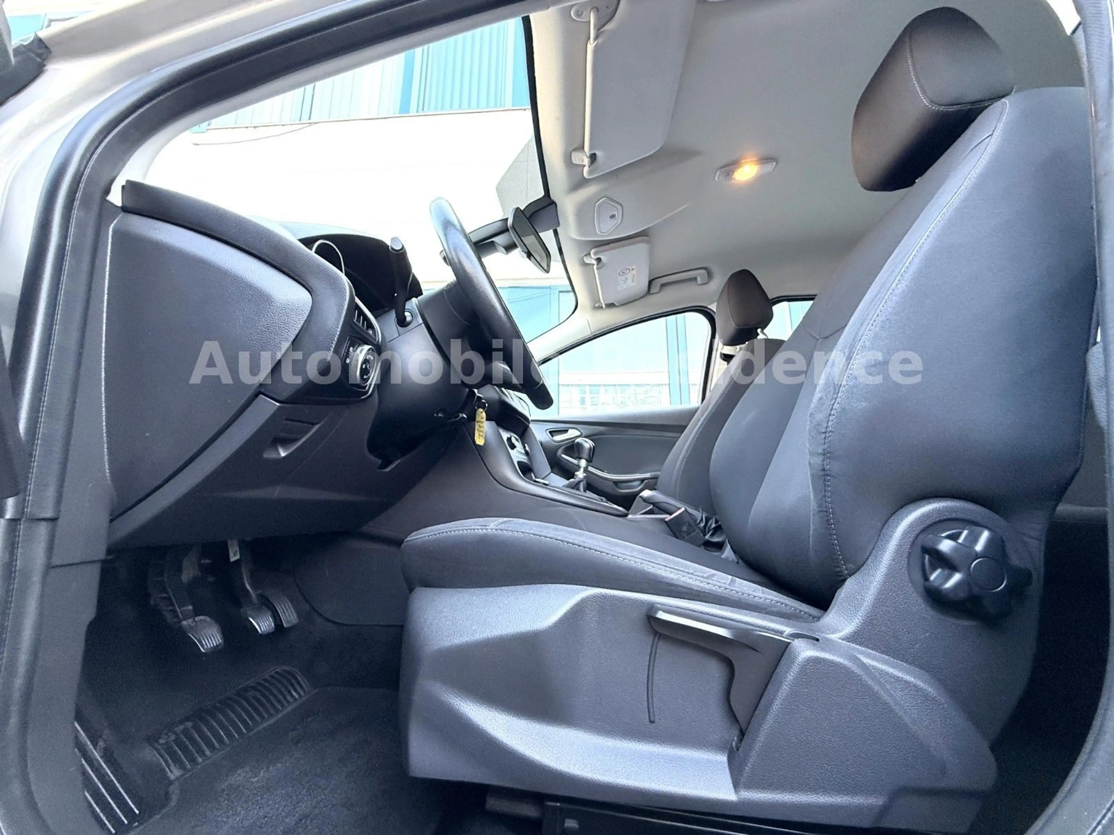 Ford Focus Lim.Business 1.0*NAVI*MFL*SHZ*TEMP*ALU*TOP — photo 7