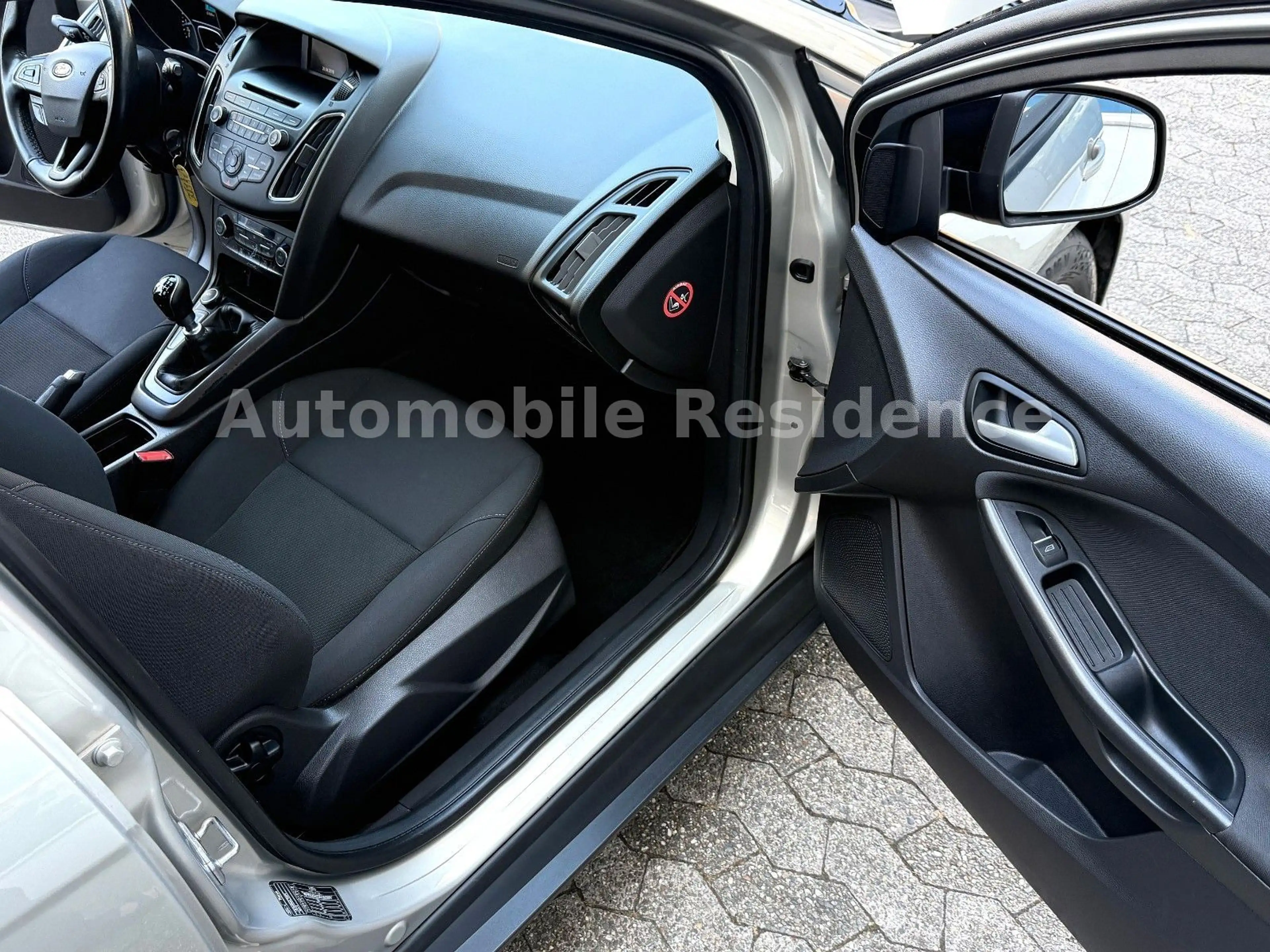 Ford Focus Lim.Business 1.0*NAVI*MFL*SHZ*TEMP*ALU*TOP — photo 9