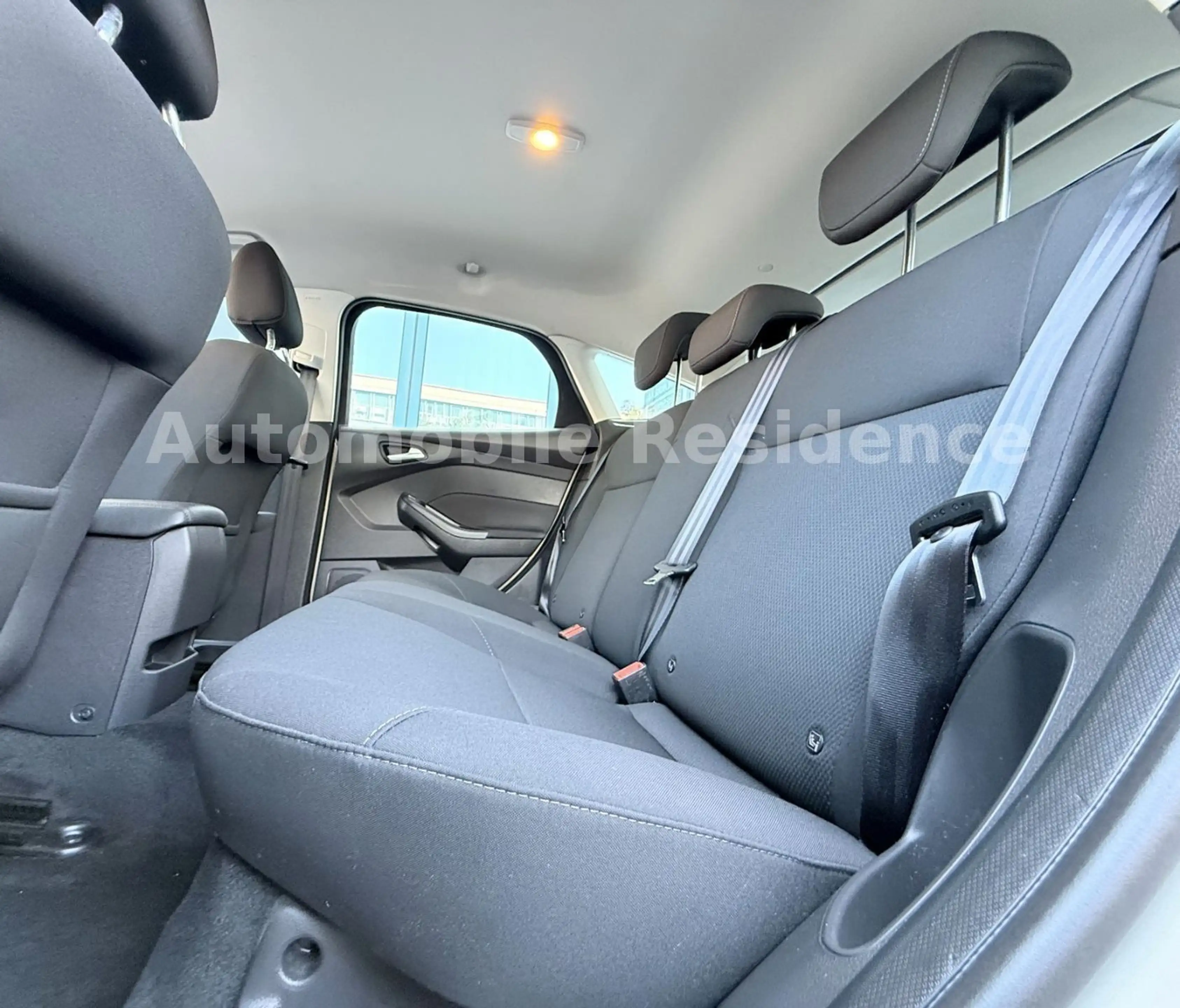 Ford Focus Lim.Business 1.0*NAVI*MFL*SHZ*TEMP*ALU*TOP — photo 10