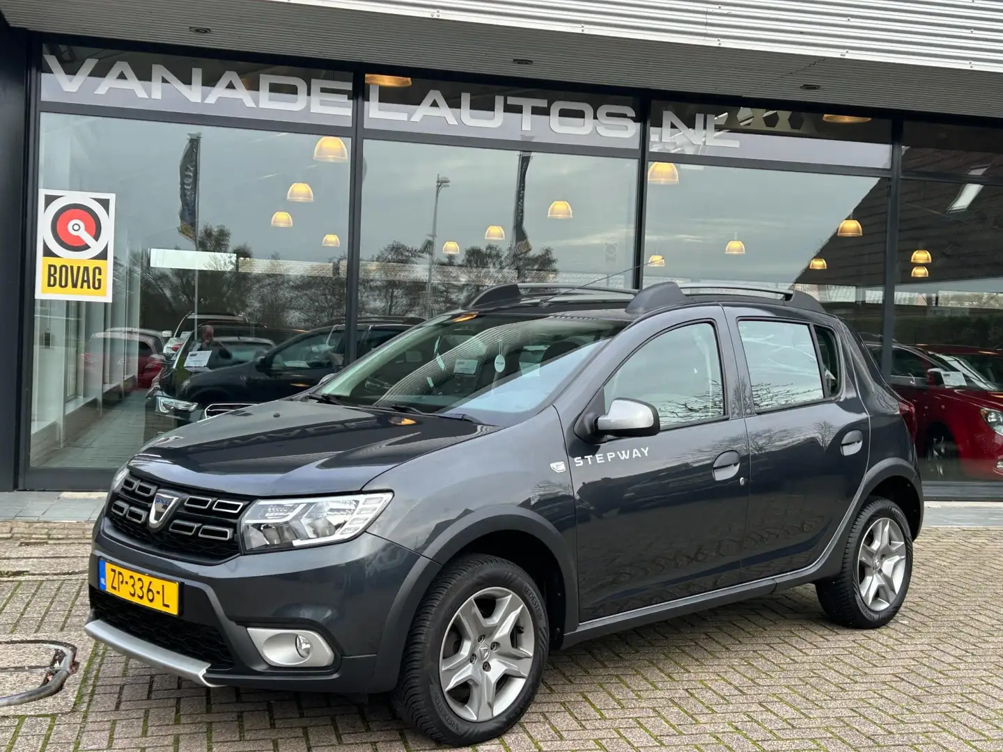 Dacia Sandero 0.9 TCe Tech Road Navi Camera Park.Sens Cruise Air Grau - 1