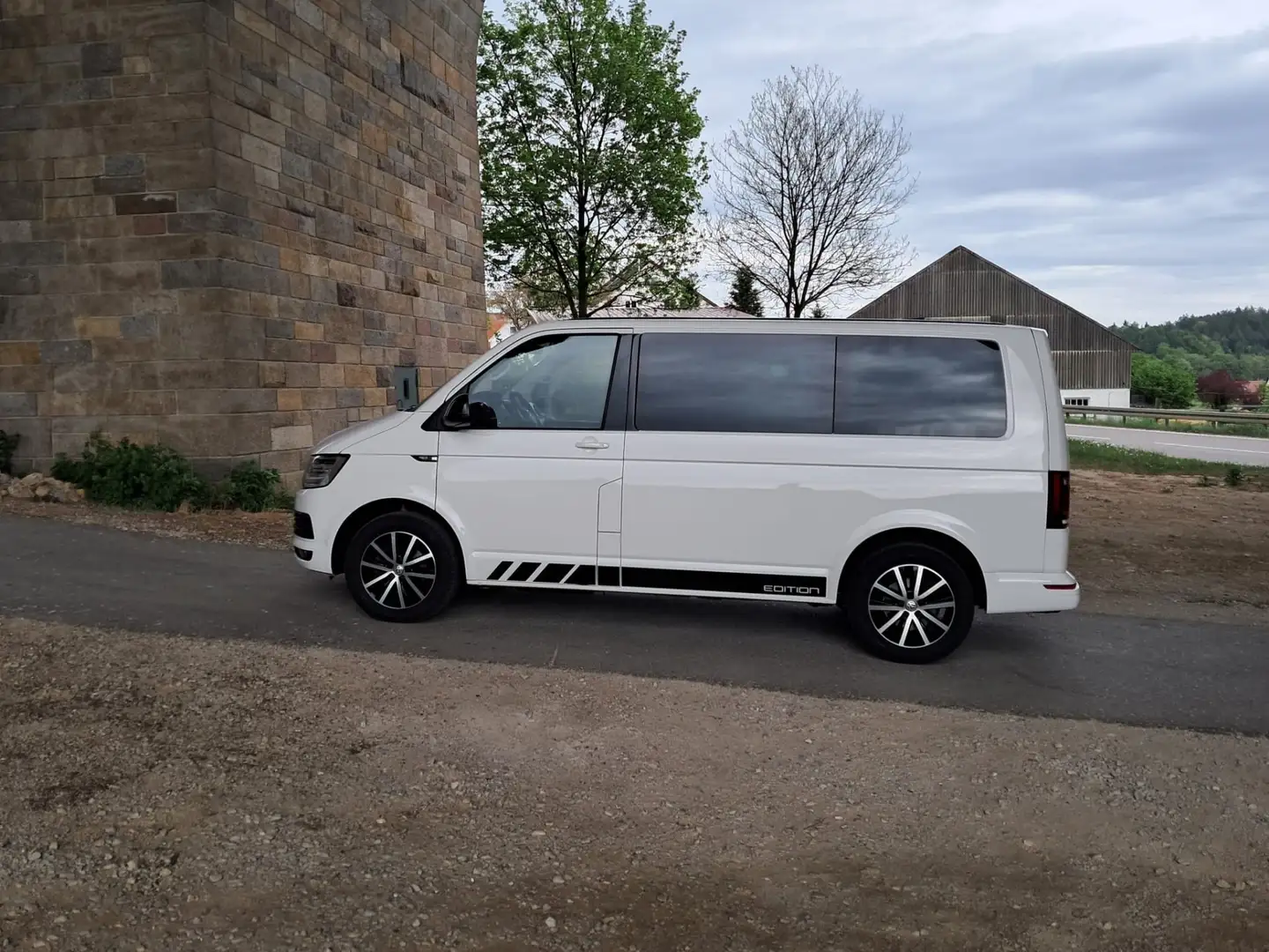 Volkswagen T6 Multivan Kurz Edition - 2