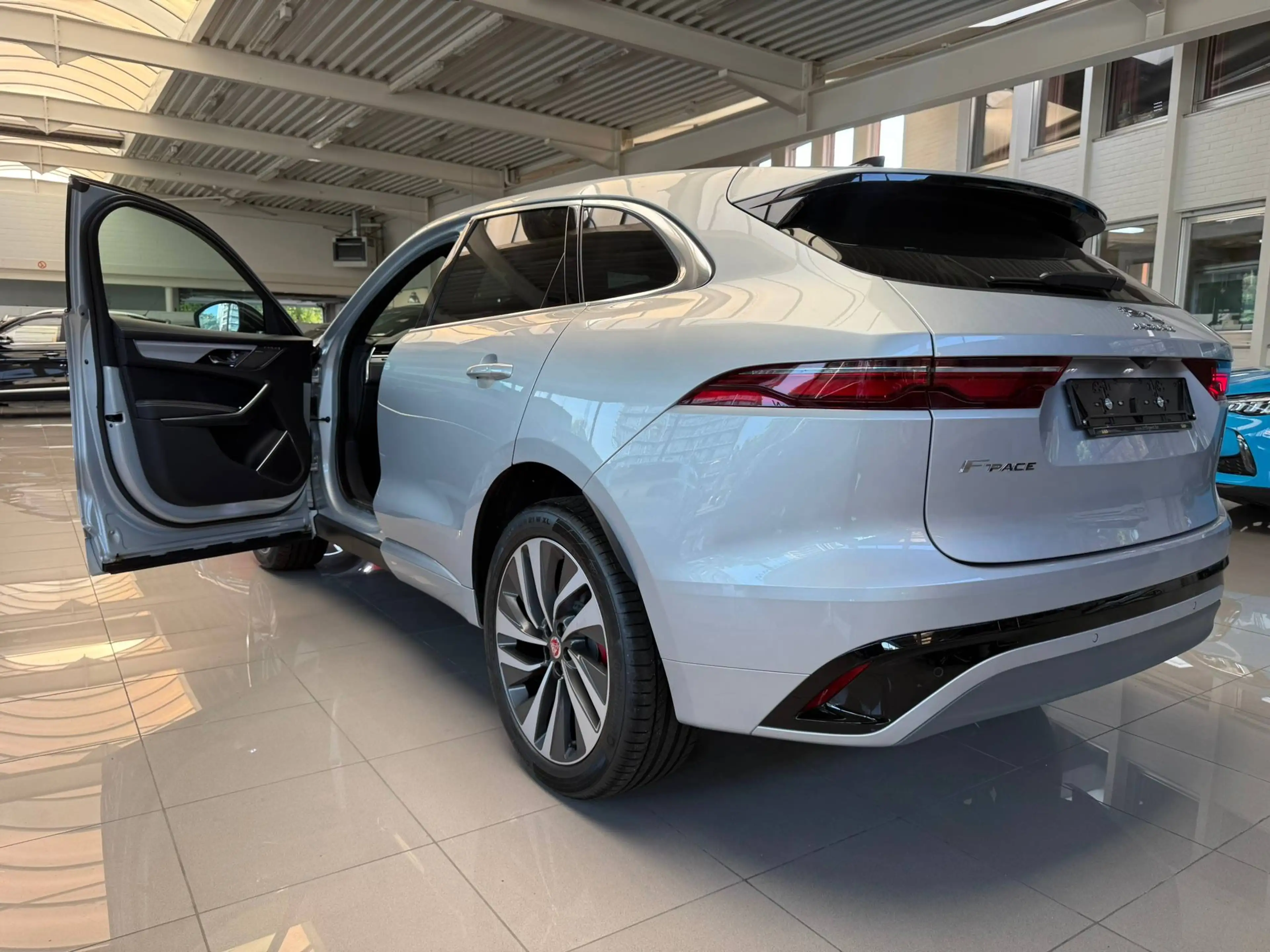 Jaguar F-Pace 2.0i AWD P250 R-Dynamic SE NIEUW MODEL - FULL! — photo 4