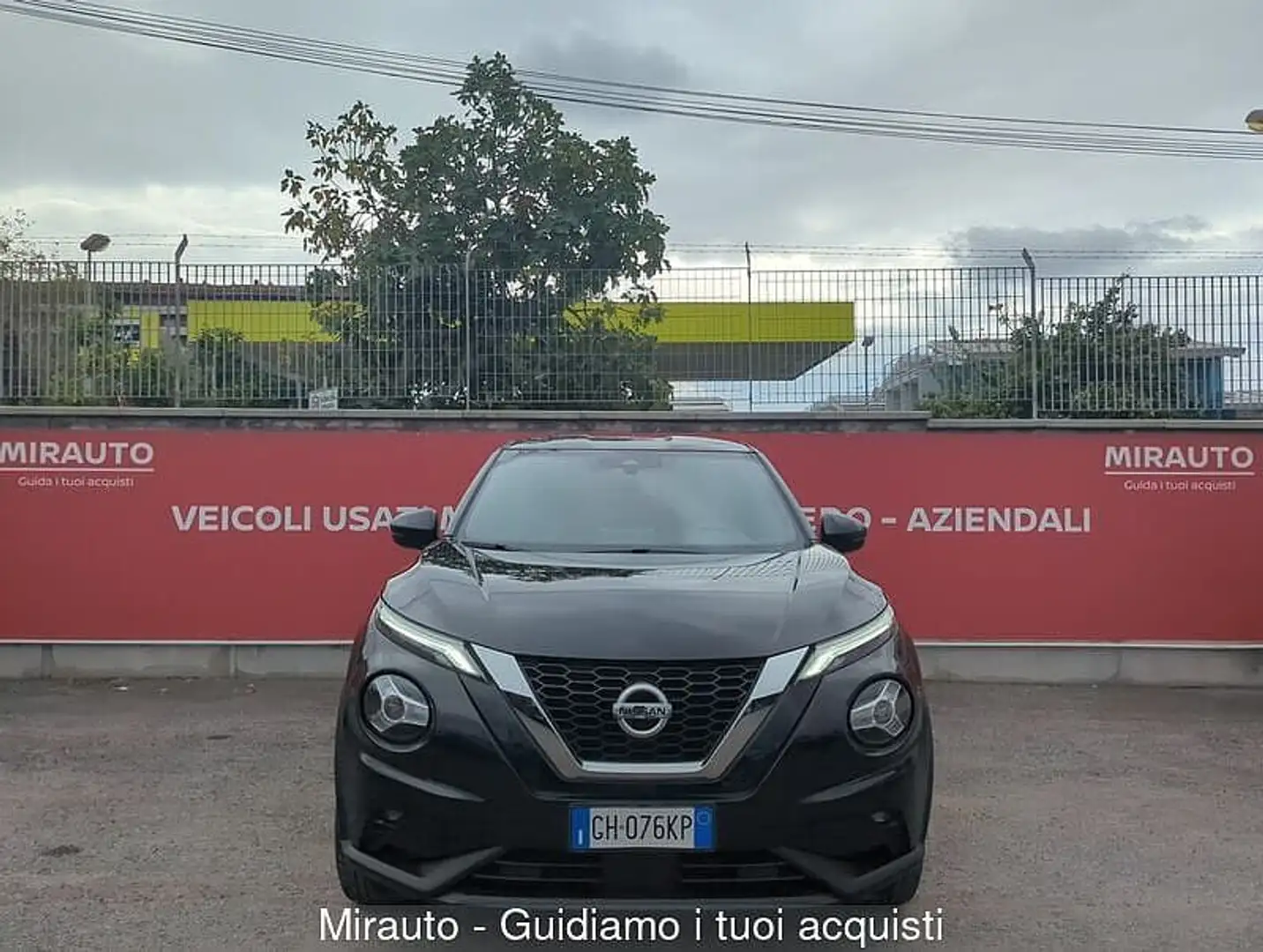 Nissan Juke 2ª serie Juke 1.0 DIG-T 114 CV N-Connecta Nero - 2