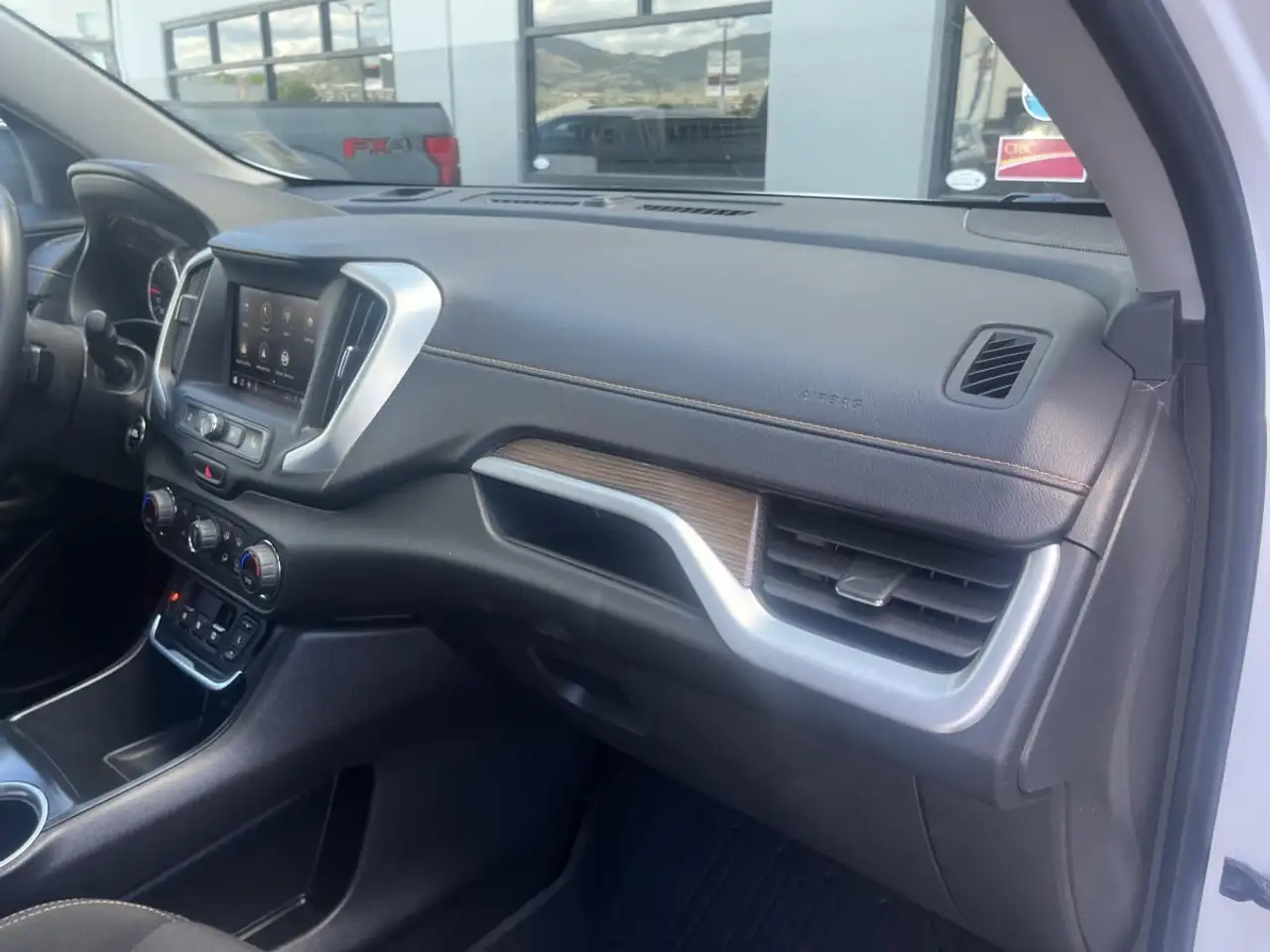 GMC Terrain снимка GMC Terrain