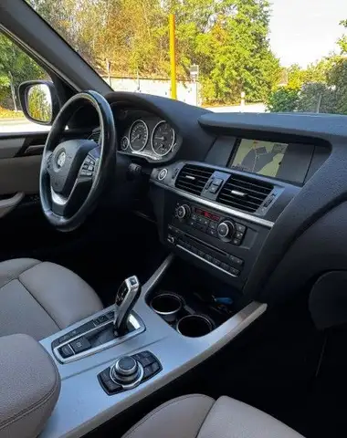 BMW X3 view 13