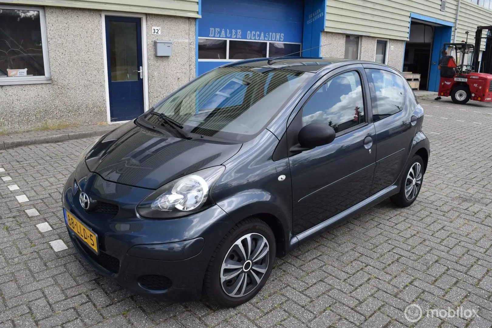 Toyota Aygo 1.0-12V Aspiration Green Grijs - 1