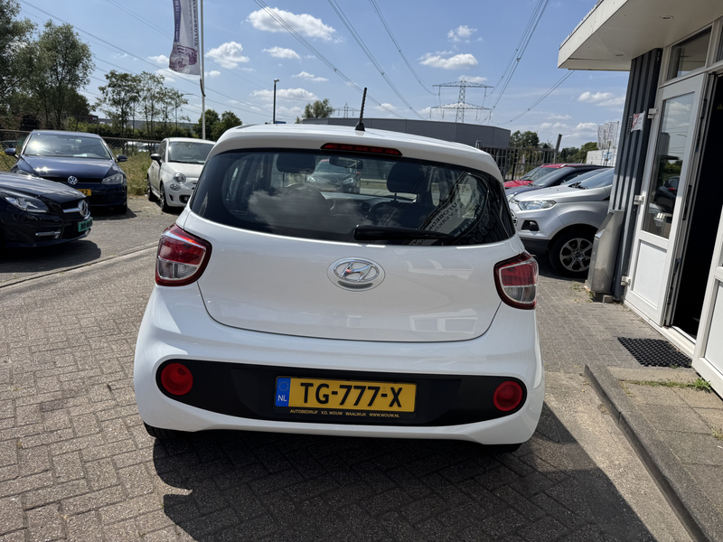 Hyundai i10 1.0i i-Drive — photo 3