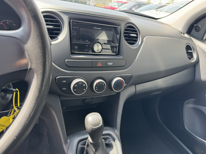 Hyundai i10 1.0i i-Drive — photo 8