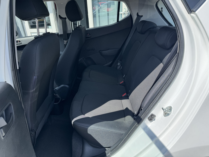Hyundai i10 1.0i i-Drive — photo 7