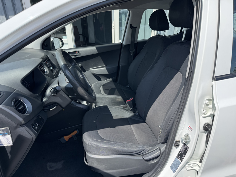 Hyundai i10 1.0i i-Drive — photo 6