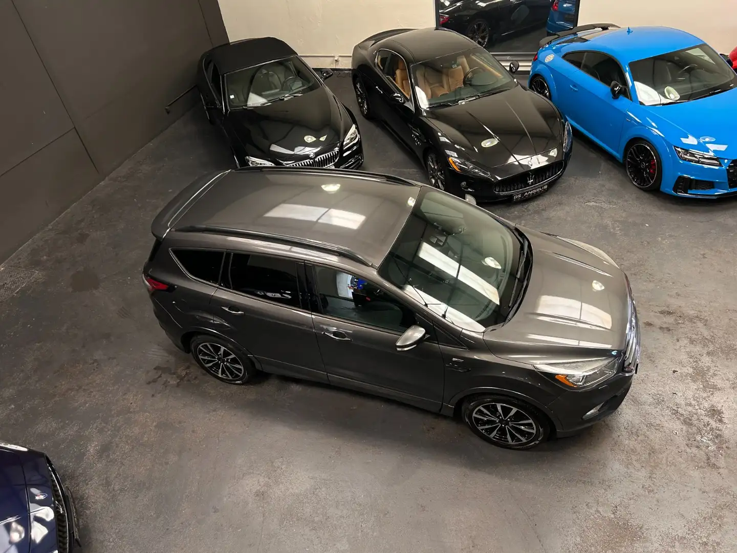 Ford Kuga ST-Line Grigio - 2