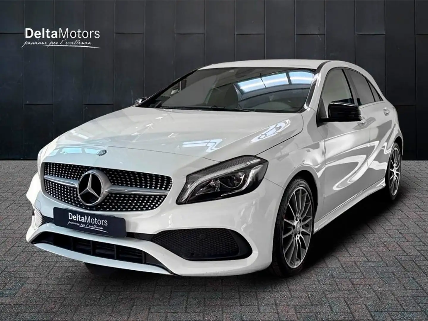 Mercedes-Benz A 180 - A 180 d Premium my16 Blanc - 1
