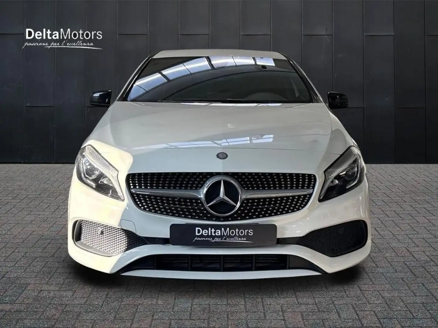 Mercedes-Benz A 180 - A 180 d Premium my16 Blanc - 2
