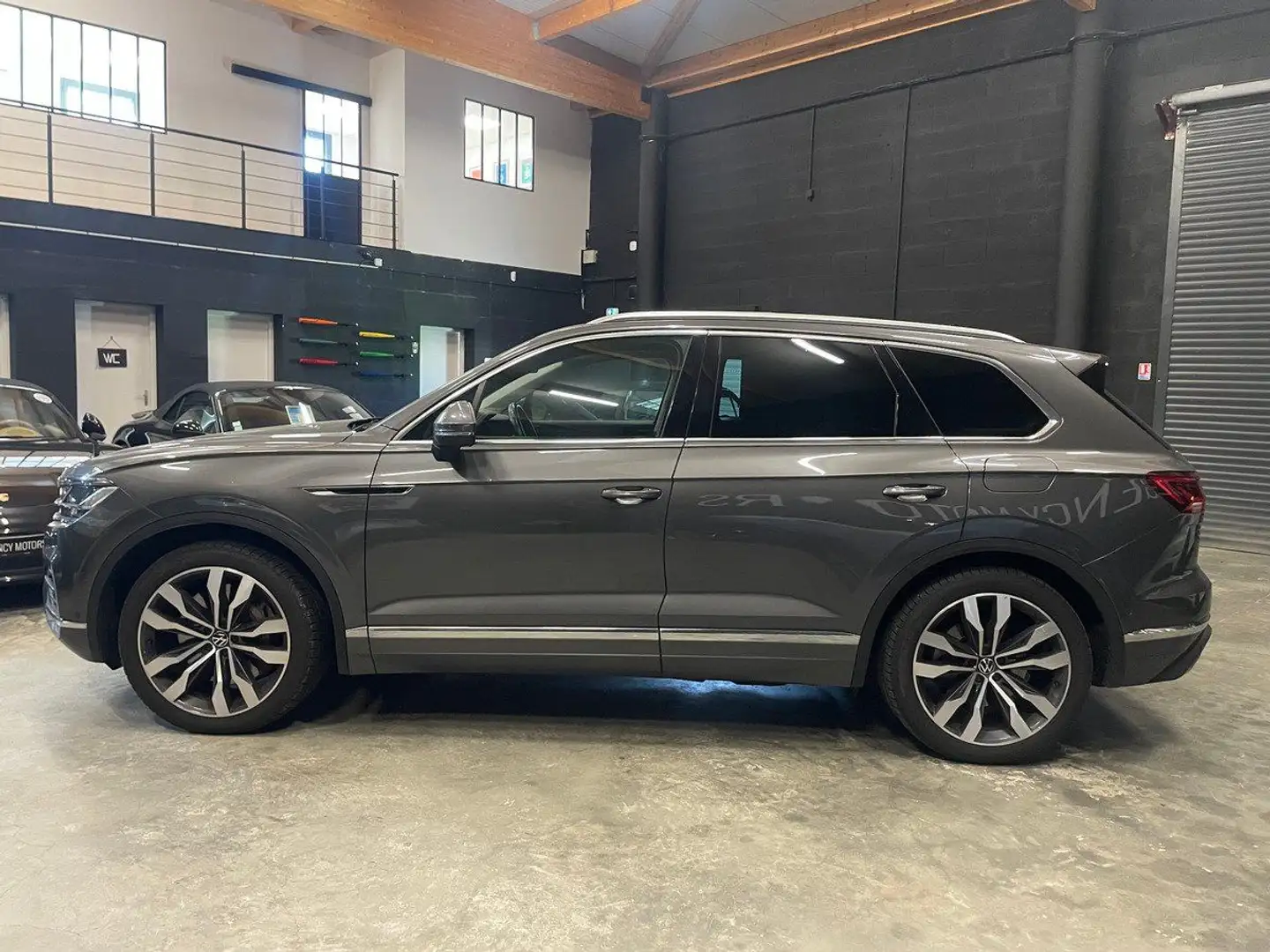 Volkswagen Touareg 3.0 l V6 381ch hybrid Elegance Carnet VW Gris - 2