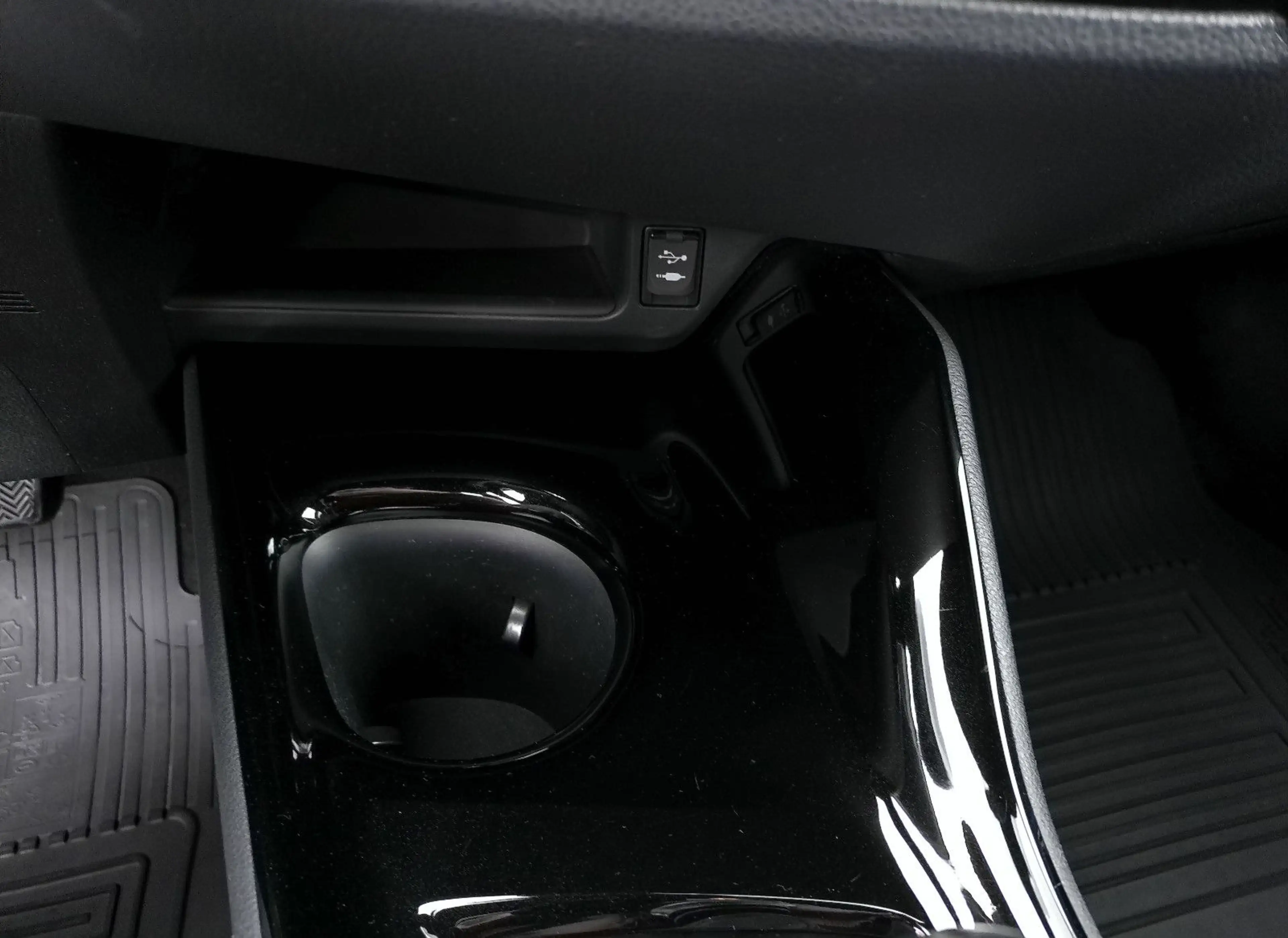 Toyota C-HR Style Selection*JBL*Navi*LED* — photo 12