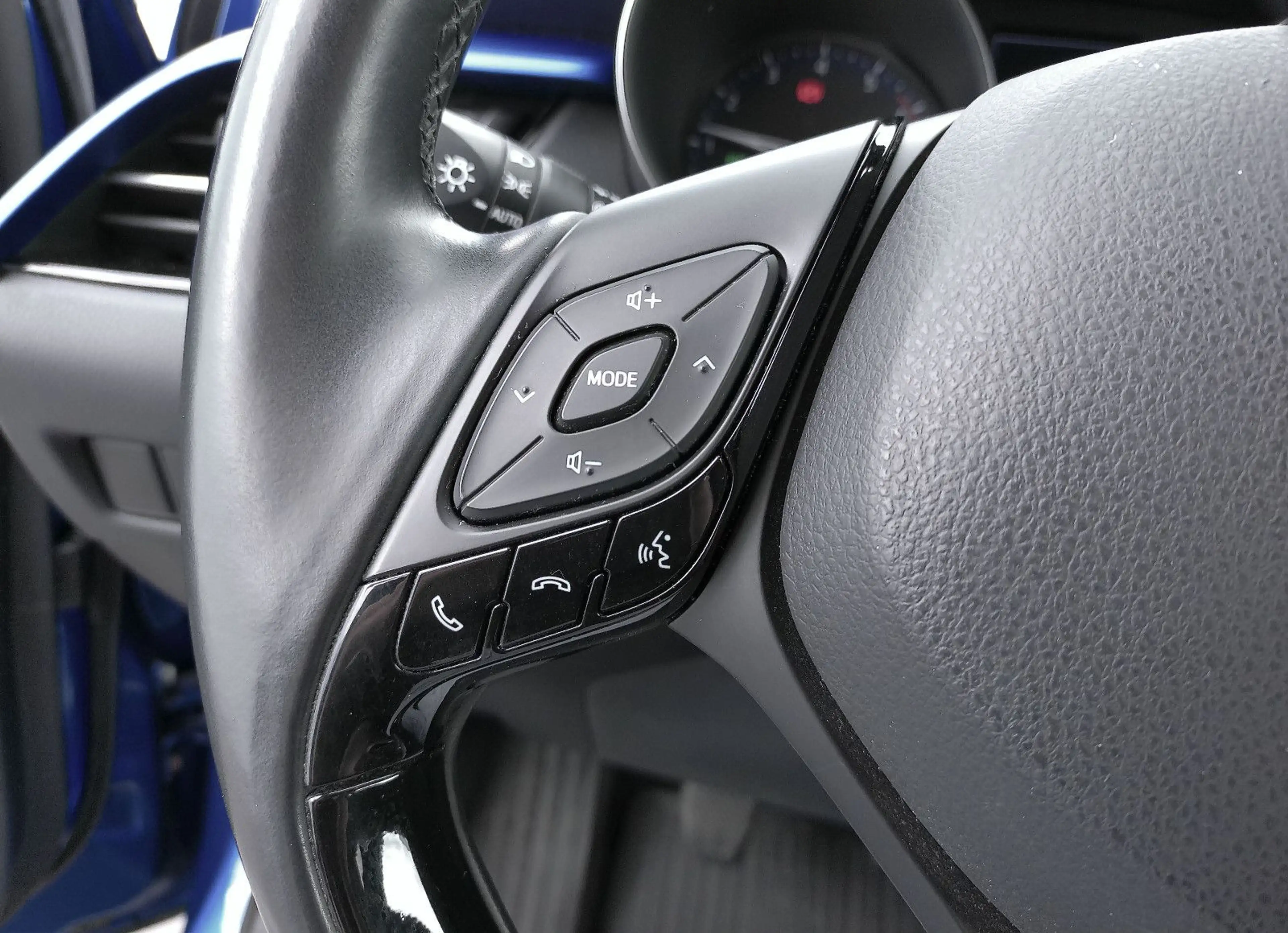 Toyota C-HR Style Selection*JBL*Navi*LED* — photo 5
