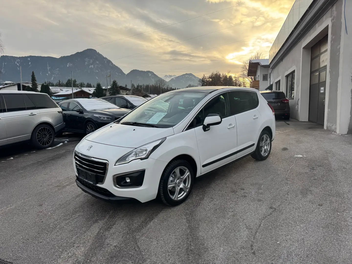 Peugeot 3008 3008 1,2 PureTech 130 S Weiß - 2
